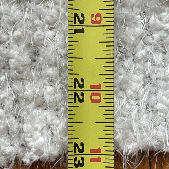 POL Chic Oversized Women’s V Neck White Sweater in Size Large EUC - Picture 12 of 12